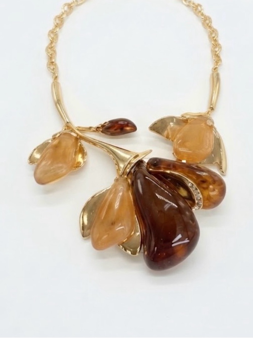 NWT ⚜️🤎⚜️ Natasha Gold Tone Statement Floral Necklace